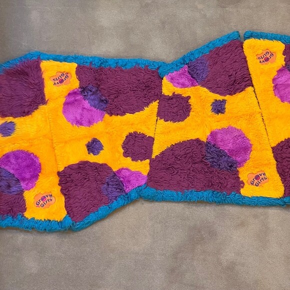 Groovy Girls 4-Piece Plush Room Rug and Pillow Set - Picture 11 of 12